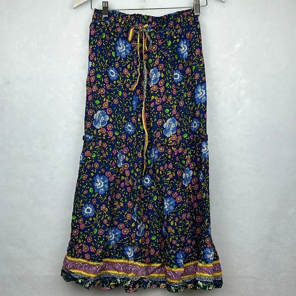 NWT Aly Daly Naxi Skirt Floral Print Navy background, pink/Yellow flower Sz S